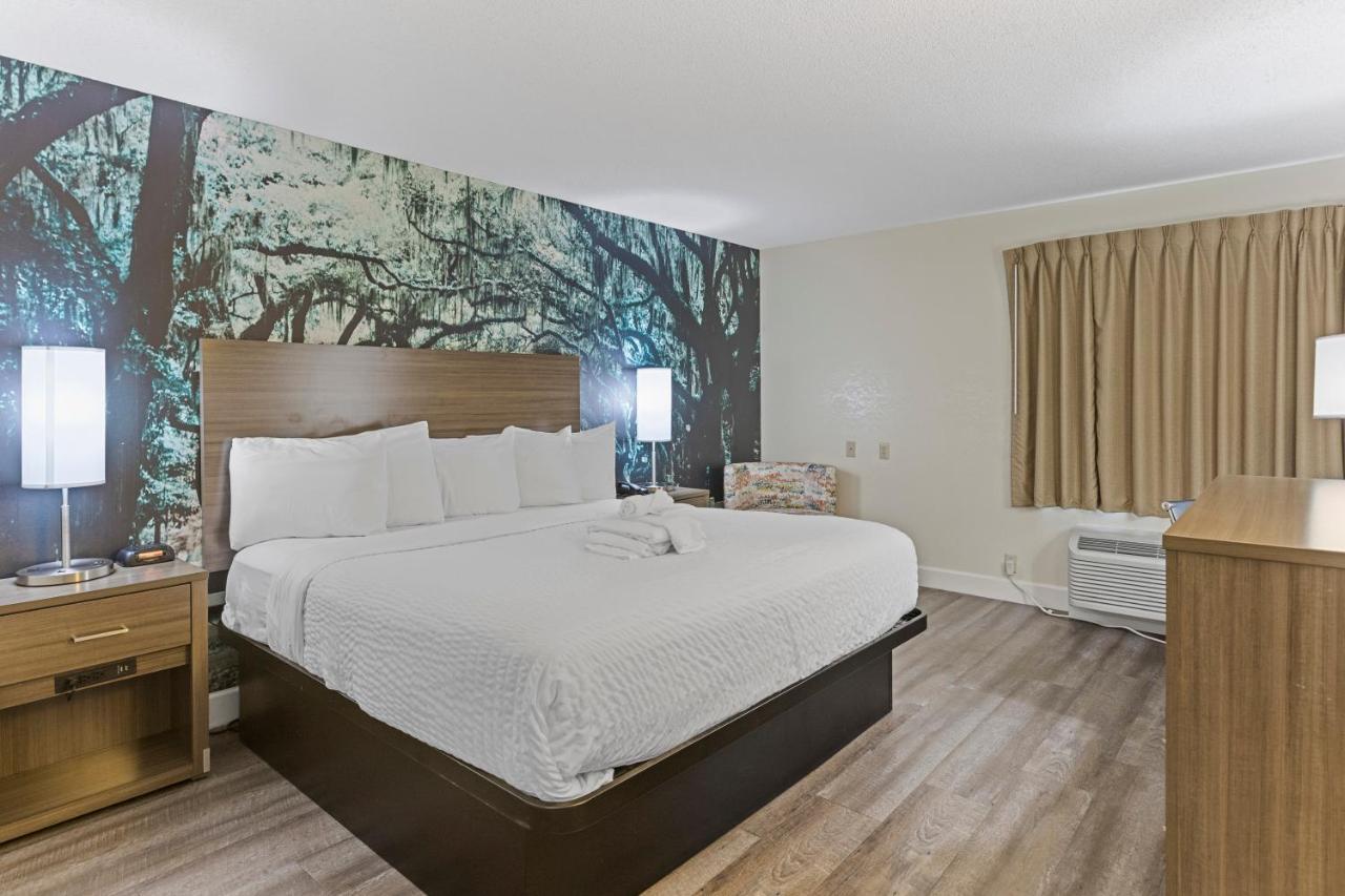 Clarion Pointe Savannah Gateway I-95 Екстериор снимка