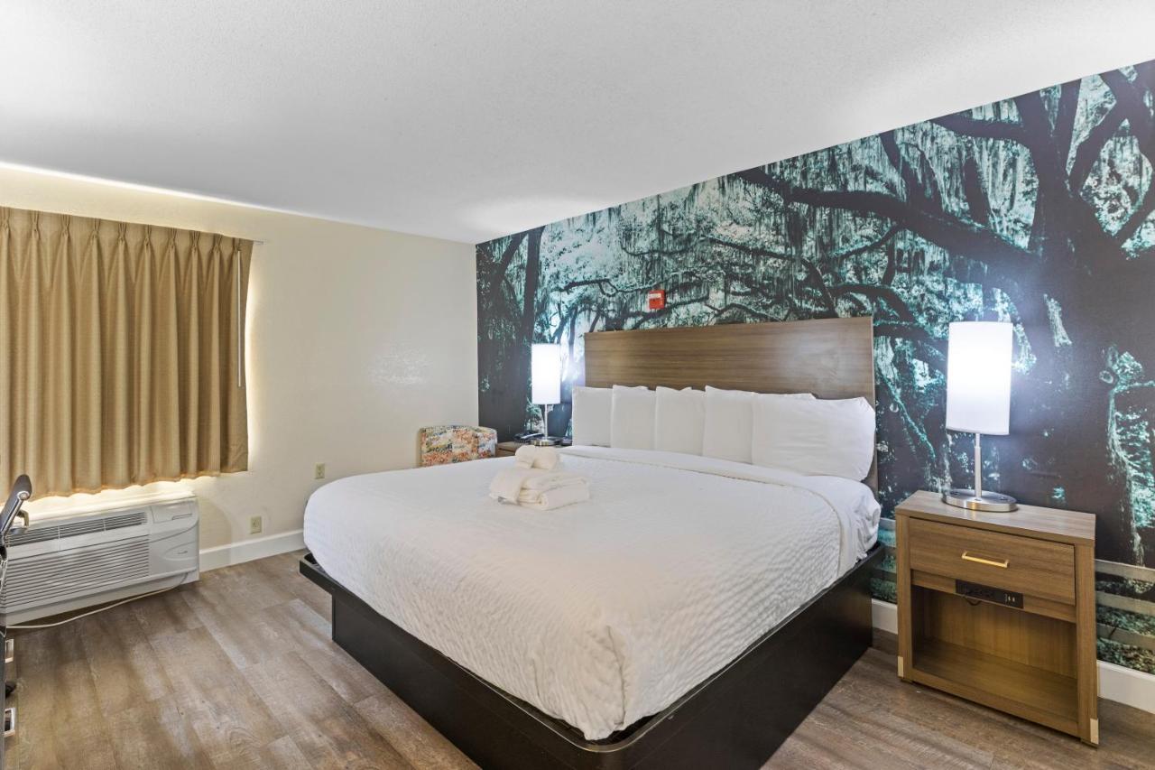 Clarion Pointe Savannah Gateway I-95 Екстериор снимка