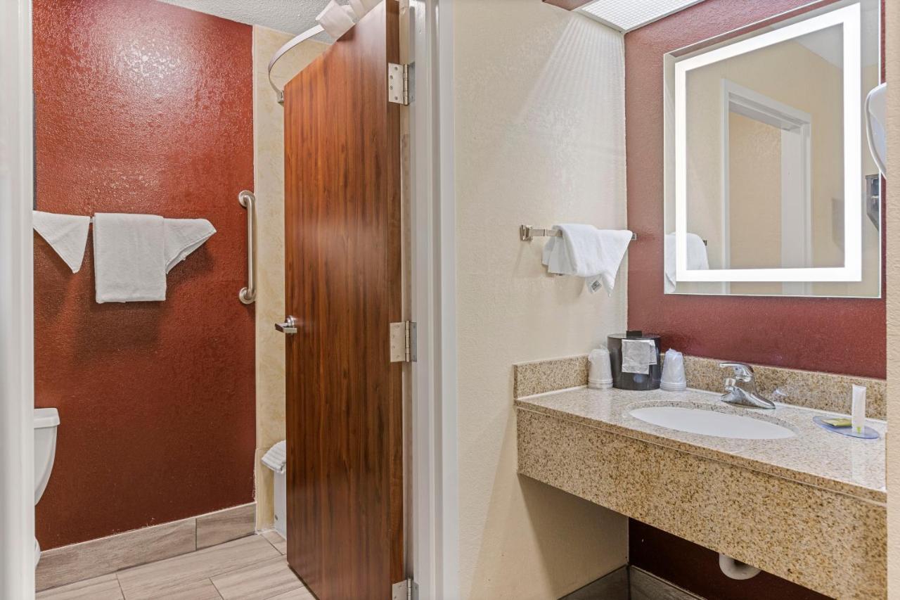 Clarion Pointe Savannah Gateway I-95 Екстериор снимка