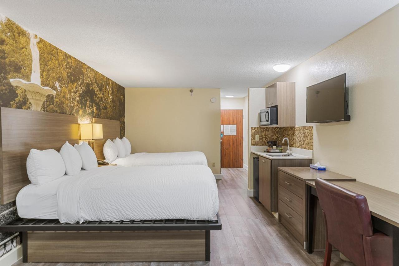 Clarion Pointe Savannah Gateway I-95 Екстериор снимка